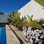 Beachfront House,manta Rota,algarve ヴィラ ヴィーラ・ノーヴァ・デ・カセラ